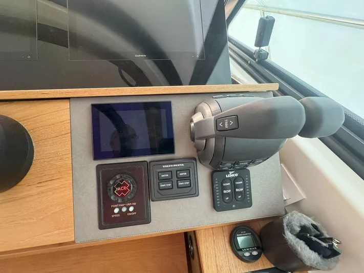  Yacht Photos Pics 2022 TIARA YACHTS 49 COUPE - Image 6