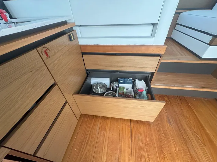  Yacht Photos Pics 2022 TIARA YACHTS 49 COUPE - Image 23