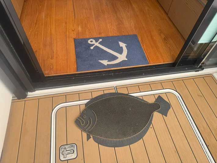  Yacht Photos Pics 2022 TIARA YACHTS 49 COUPE - Image 25