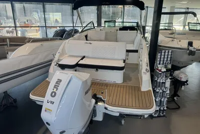2024 Sea Ray 250 SDX HB