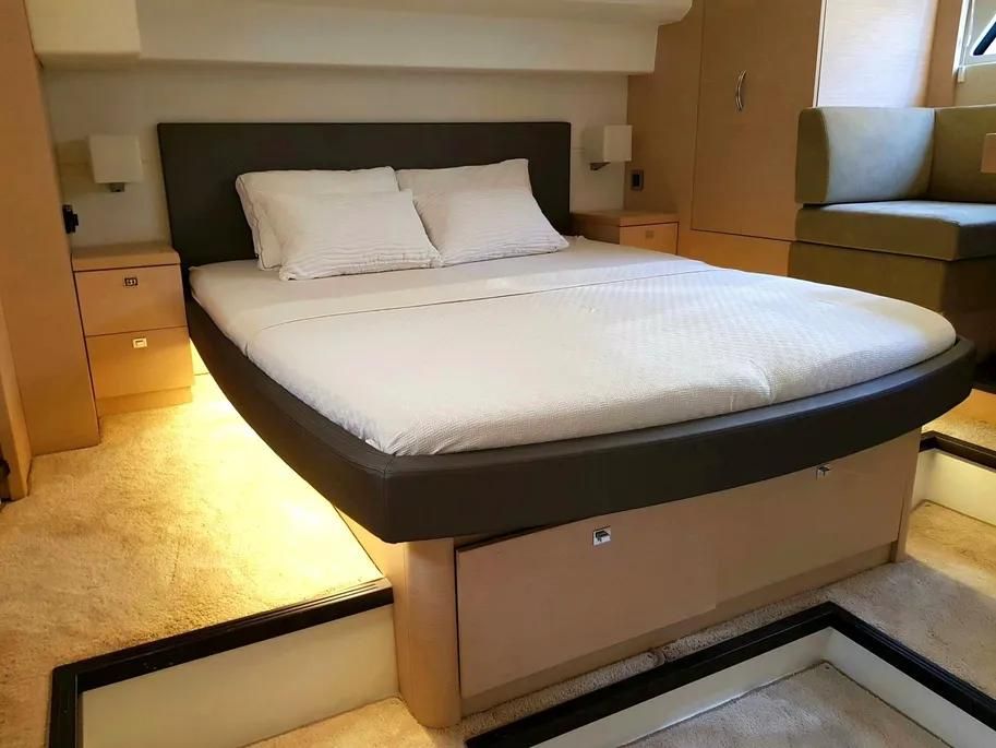 2013 Prestige 49 