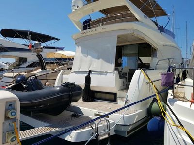 Yacht