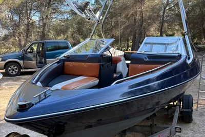 1997 Bayliner Capri bow-rider 5.0 V8