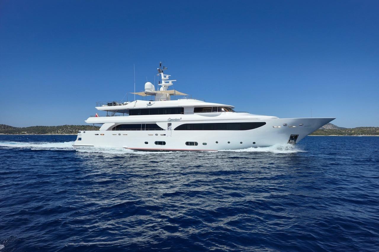 CRN Motor Yacht