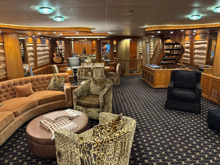 Columbus Yacht Photos Pics 