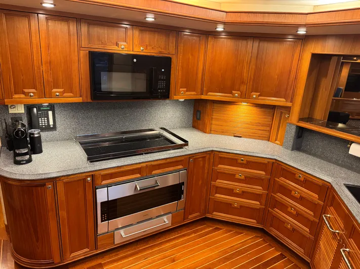 Columbus Yacht Photos Pics 