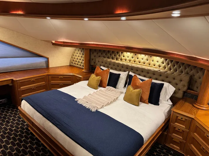 Columbus Yacht Photos Pics 