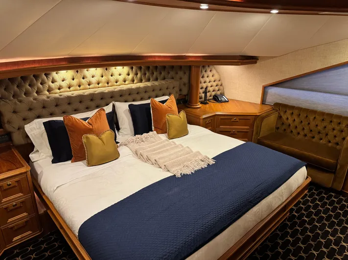 Columbus Yacht Photos Pics 