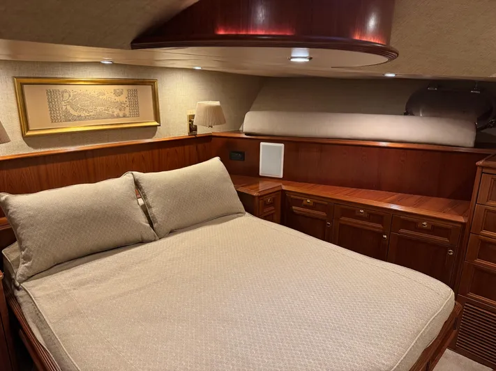 Columbus Yacht Photos Pics 