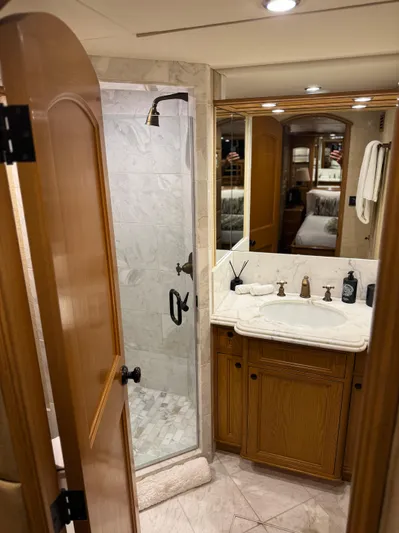 Columbus Yacht Photos Pics 