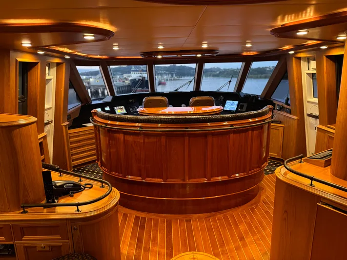 Columbus Yacht Photos Pics 