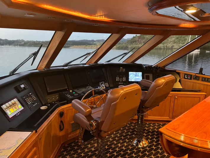 Columbus Yacht Photos Pics 