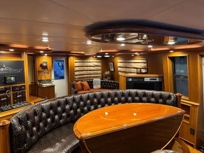 Columbus Yacht Photos Pics 