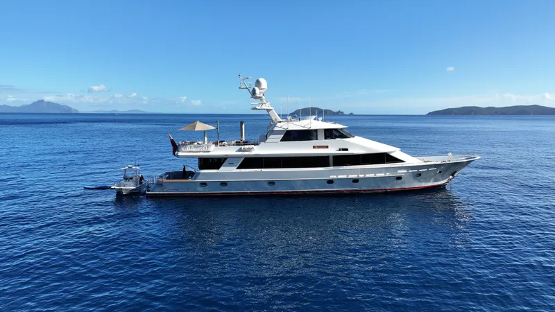 Columbus Yacht Photos Pics 