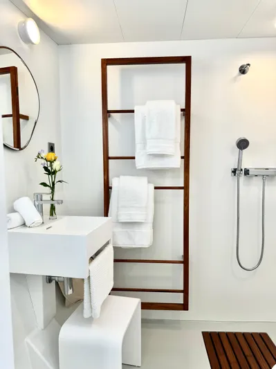 Abely Yacht Photos Pics 