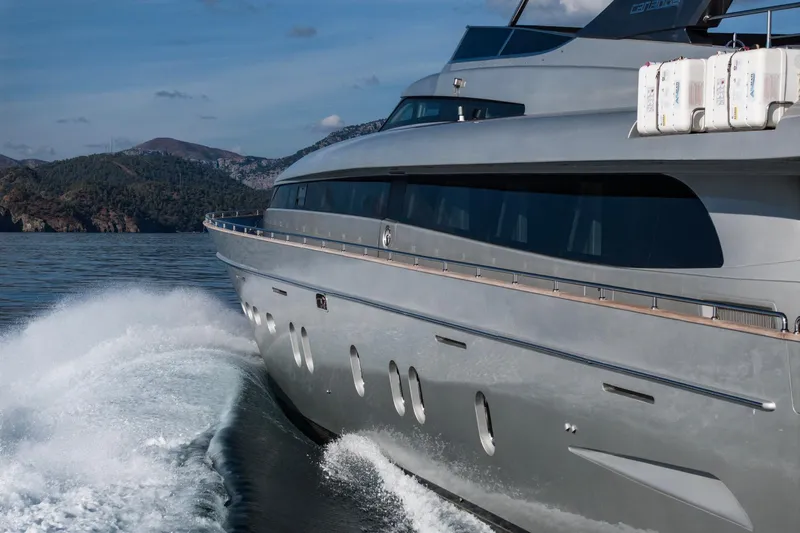  Yacht Photos Pics CANADOS 110 2009 MODEL 2020 REFIT