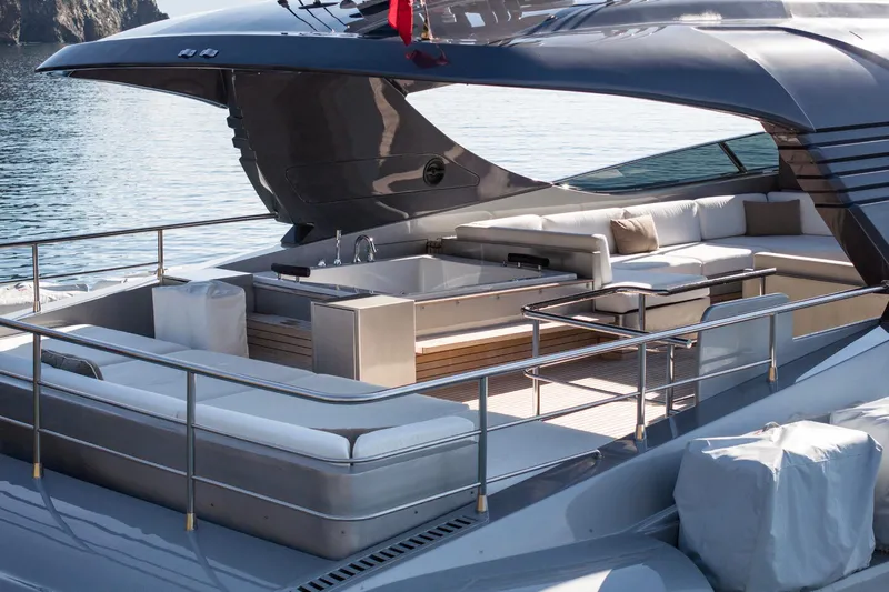  Yacht Photos Pics CANADOS 110 2009 MODEL 2020 REFIT