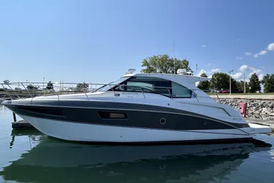 Cruisers Yachts 41 Cantius