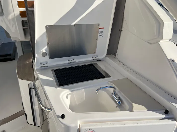  Yacht Photos Pics 2022 Pursuit 365 Dc - Image 32