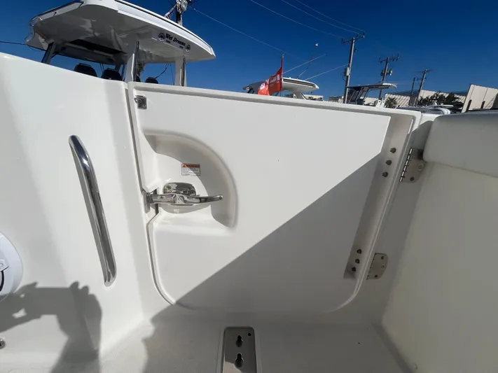  Yacht Photos Pics 2022 Pursuit 365 Dc - Image 26