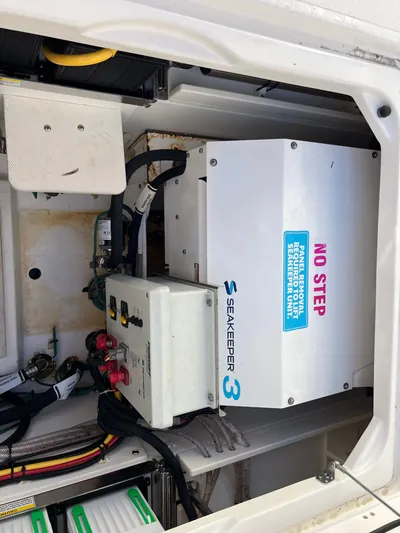  Yacht Photos Pics 2022 Pursuit 365 Dc - Image 35