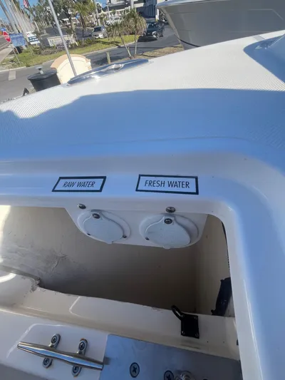  Yacht Photos Pics 2022 Pursuit 365 Dc - Image 30