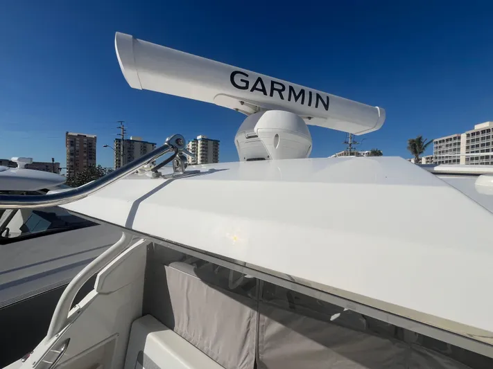  Yacht Photos Pics 2022 Pursuit 365 Dc - Image 27