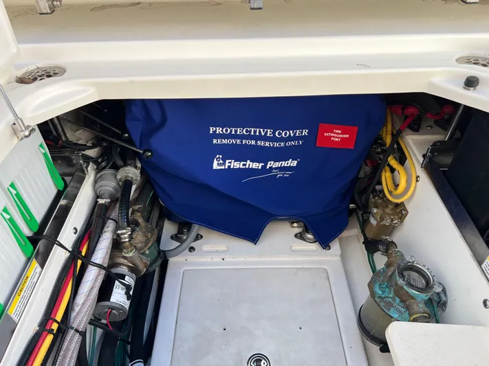  Yacht Photos Pics 2022 Pursuit 365 Dc - Image 36