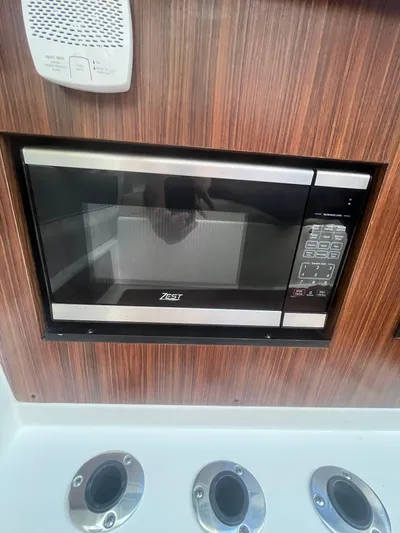  Yacht Photos Pics 2022 Pursuit 365 Dc - Image 19