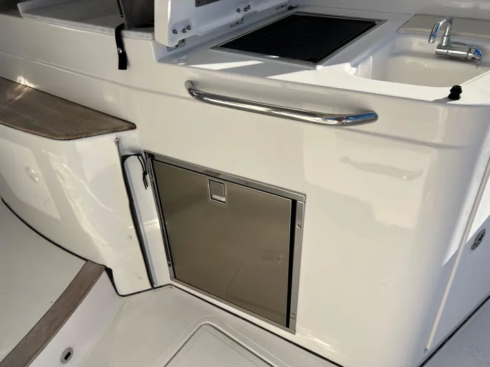  Yacht Photos Pics 2022 Pursuit 365 Dc - Image 33