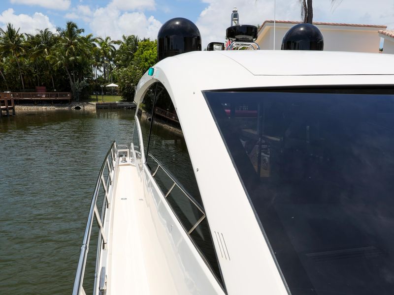 2012 Uniesse 55S