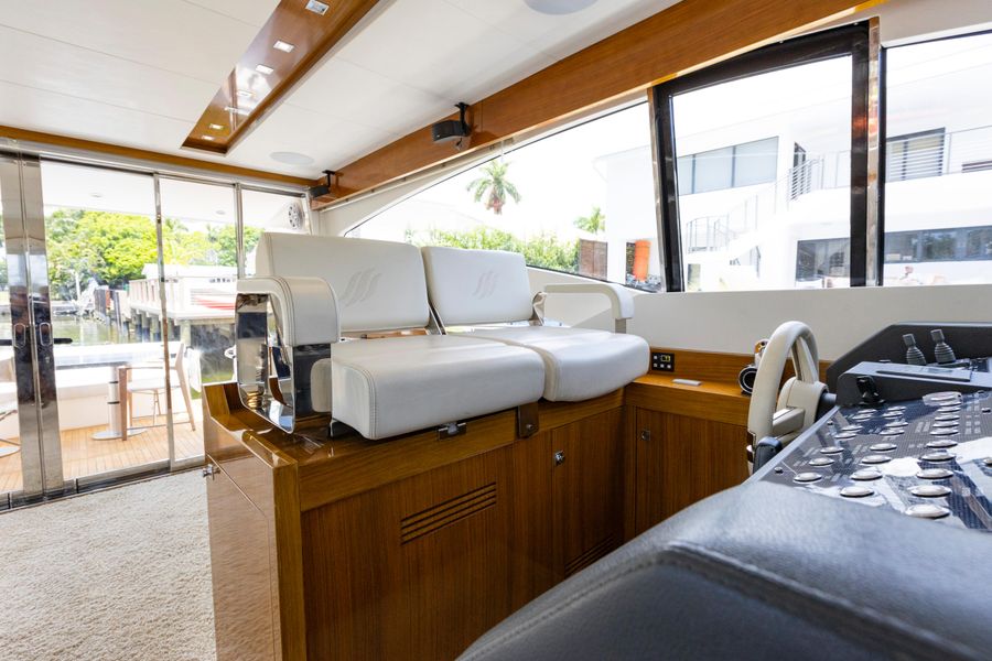 2012 Uniesse 55S