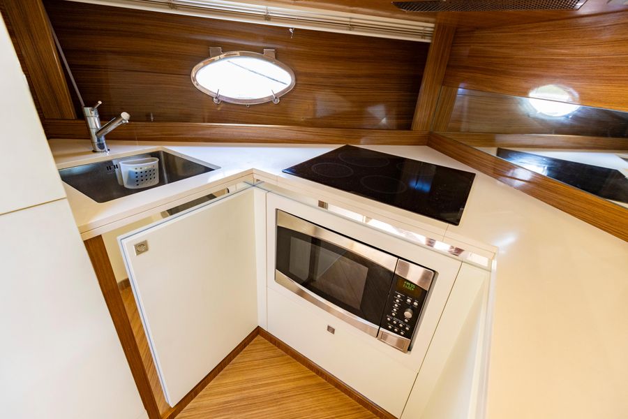 2012 Uniesse 55S