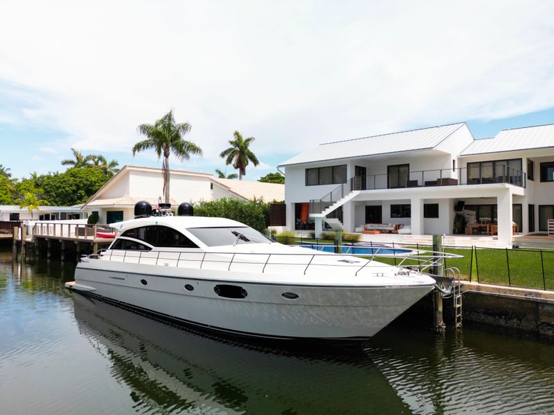 2012 Uniesse 55S