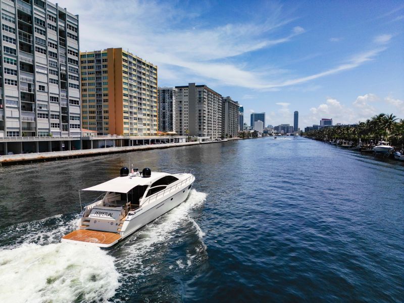 2012 Uniesse 55S
