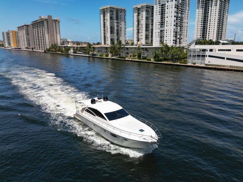 2012 Uniesse 55S