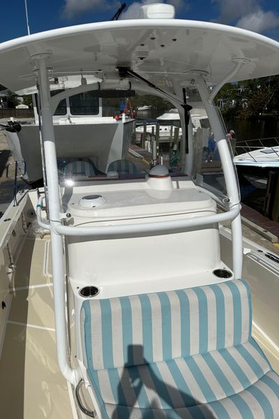 2012 Hunt Yachts Surfhunter 25 Center Console