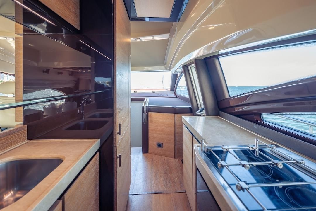 2012 Azimut 70 