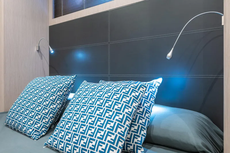 Voltor Yacht Photos Pics 