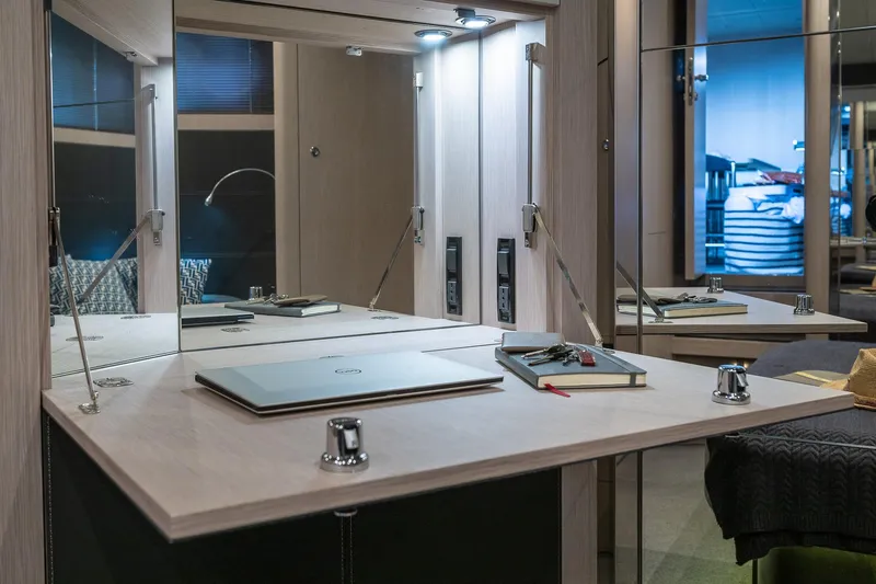 Voltor Yacht Photos Pics 