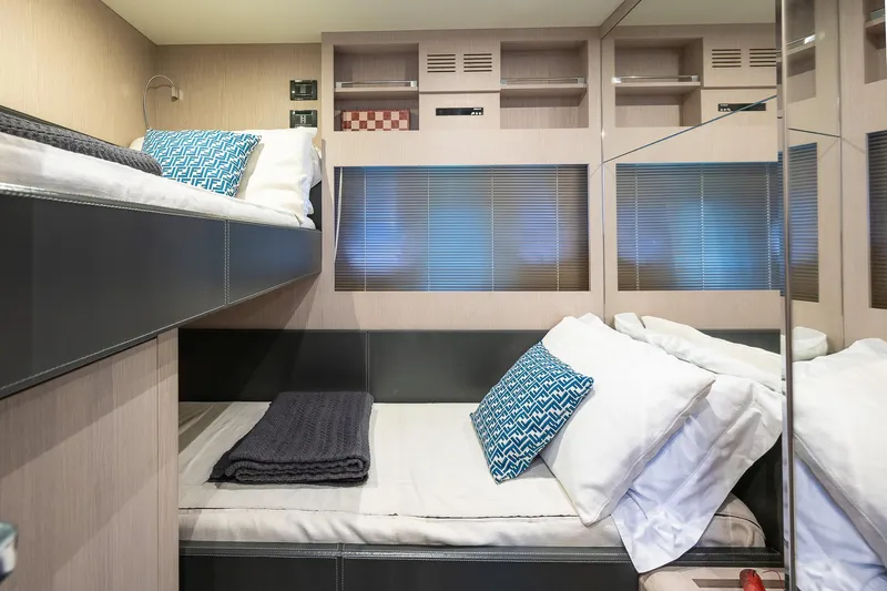 Voltor Yacht Photos Pics 