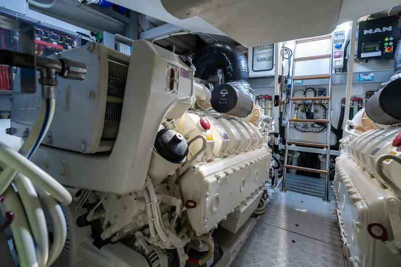 Voltor Yacht Photos Pics 