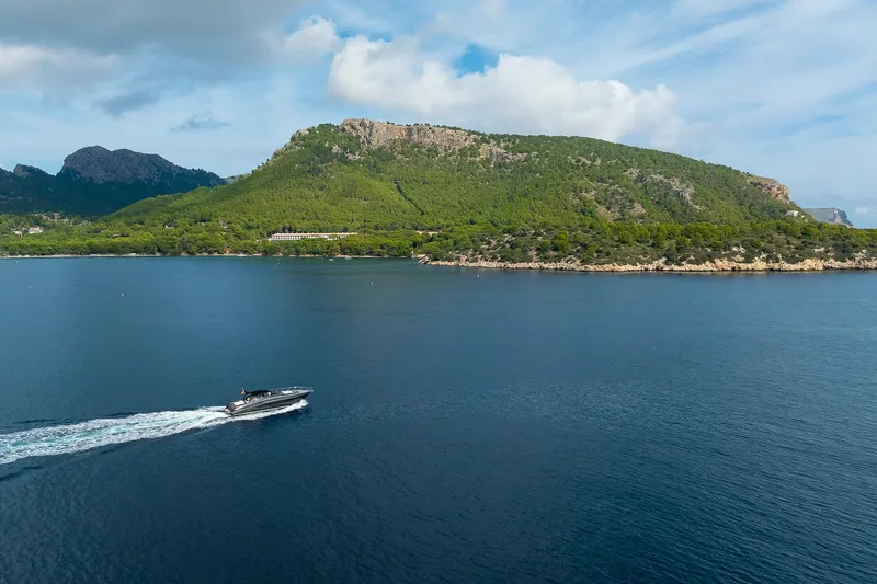 Voltor Yacht Photos Pics 