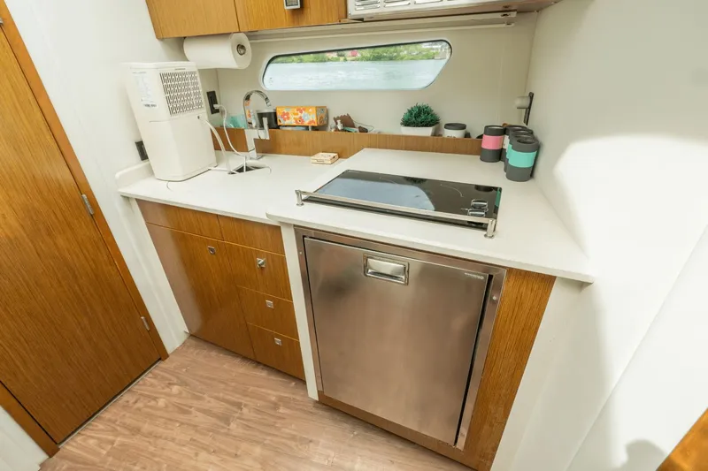 Teds Island Yacht Photos Pics 