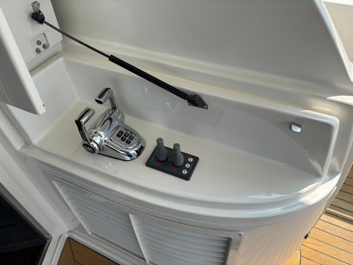 2006 Marquis 65 