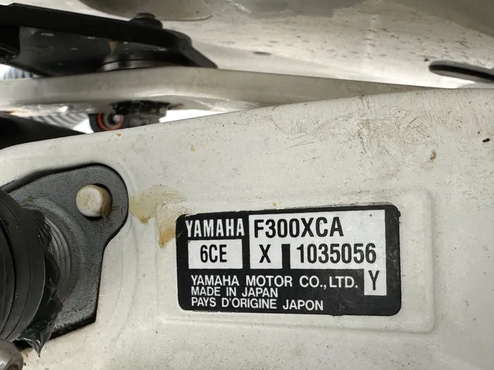  Yacht Photos Pics 2017 Pursuit 325 Dc - Image 18