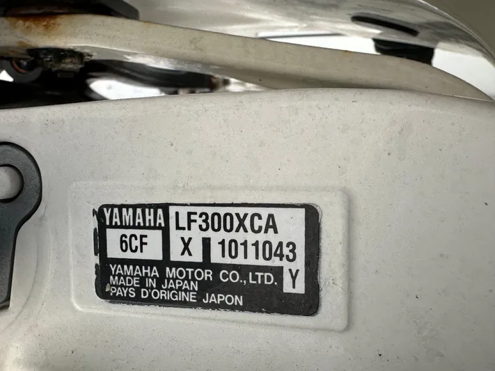  Yacht Photos Pics 2017 Pursuit 325 Dc - Image 19