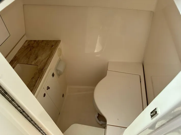  Yacht Photos Pics 2017 Pursuit 325 Dc - Image 16