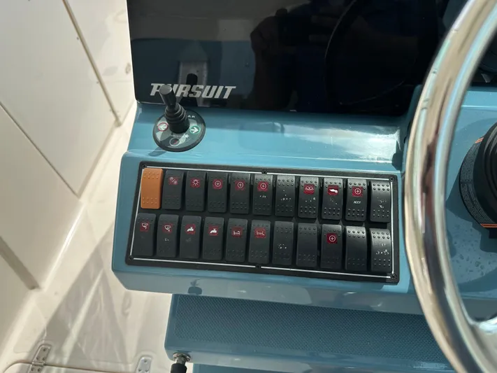  Yacht Photos Pics 2017 Pursuit 325 Dc - Image 14