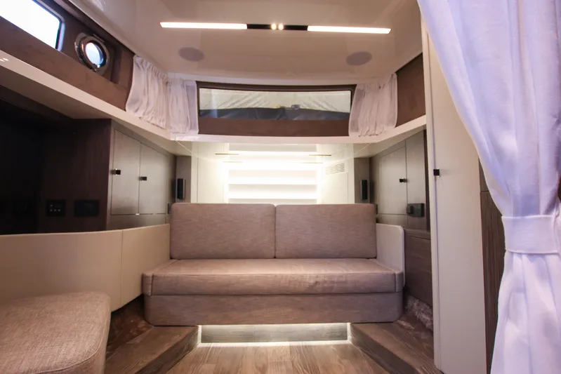  Yacht Photos Pics CRANCHI A46 TL